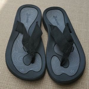 Zealand thong sandals